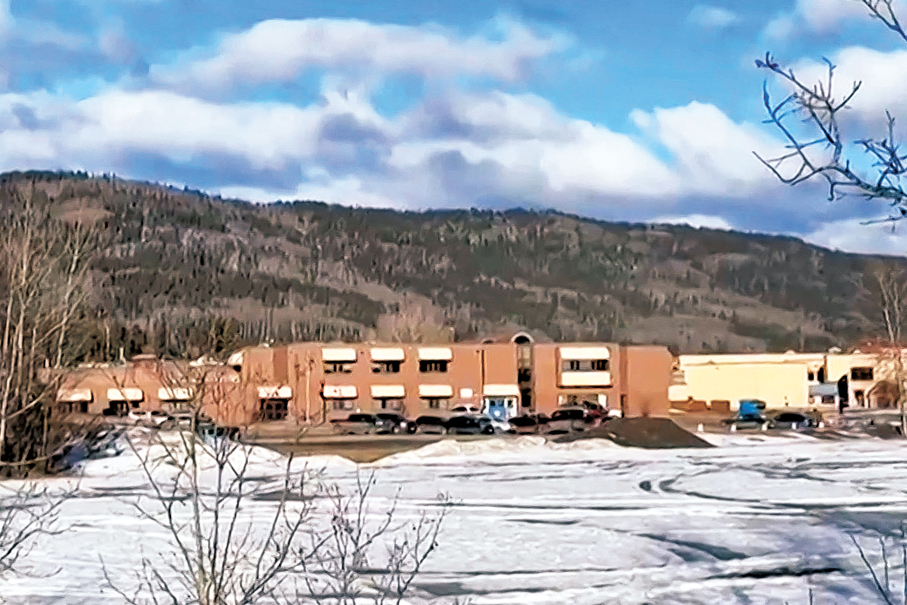 ●卑詩省塔布勒嶺鎮中學