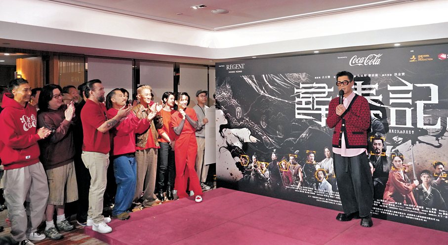 ●古老闆致辭，現場眾人皆聚精會神。  香港文匯報記者曾興偉 攝