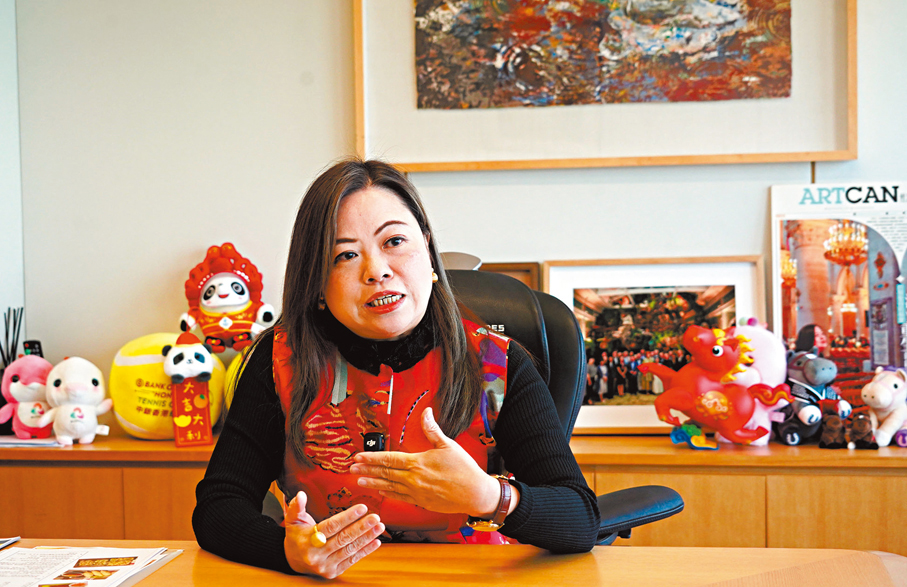 ●羅淑佩憶述屋邨的春節氣氛總是特別濃厚。香港文匯報記者曾興偉  攝