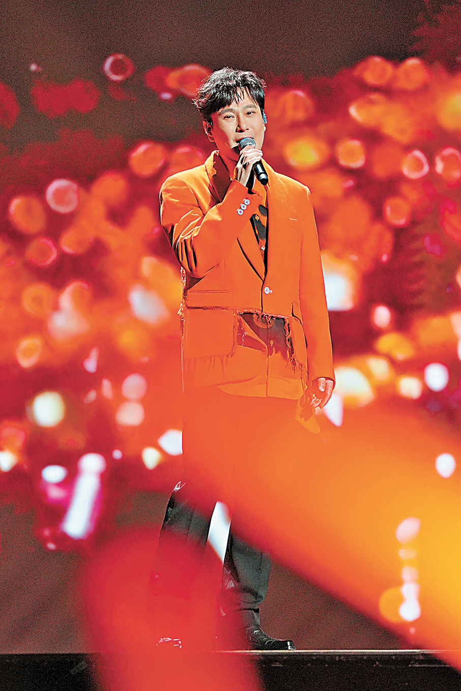 ●張信哲將對音樂的熱愛融入《萬語千言》。  香港文匯報北京傳真