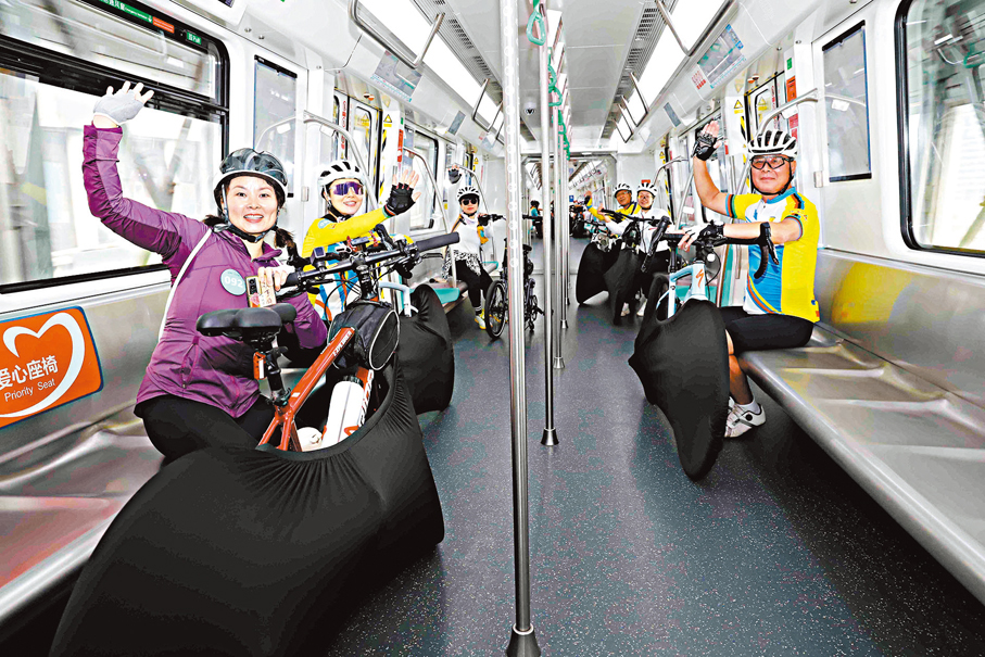 ●深圳地鐵「軌道+騎行」服務。 香港文匯報深圳傳真