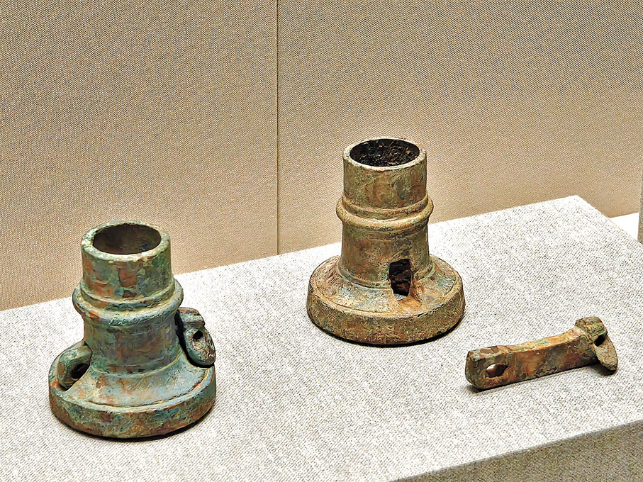 ●戰國晚期用於保護馬車軸頭的軎轄