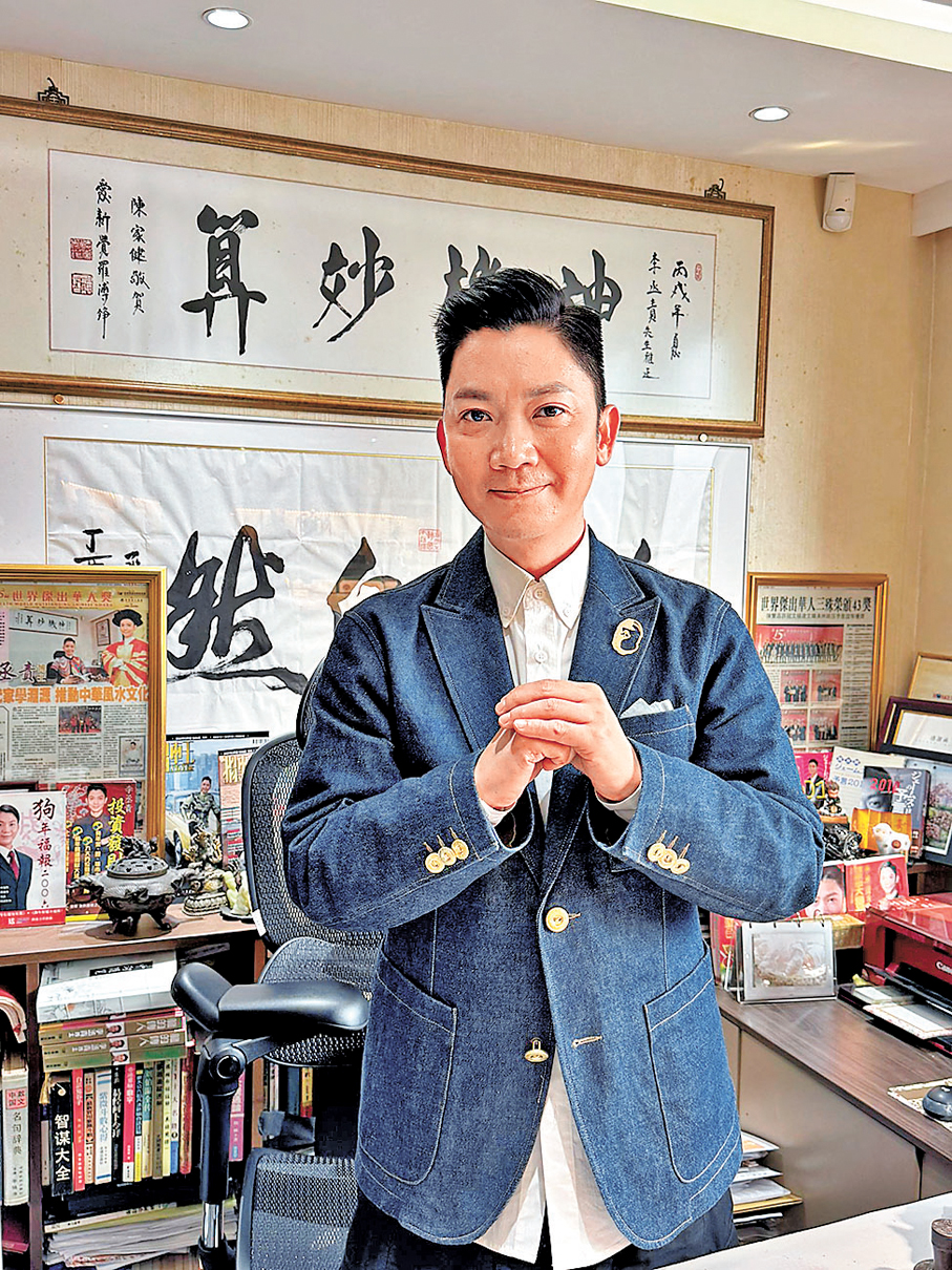 ●李丞責提醒香港市民在馬年一切以健康為基石，運勢的根基在於身心健康，勞逸結合，定期體檢，防患未然。