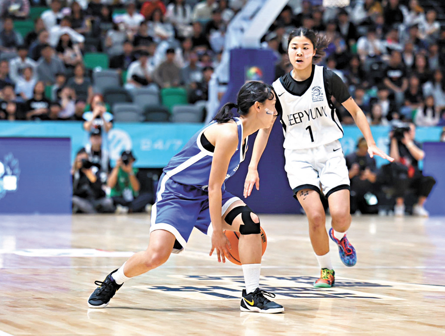 ●梁瑞昕（右）以冠軍為自己中學生涯寫上完美句號。