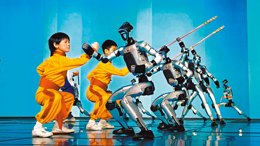 ●央視春晚北京主會場的《武BOT》。 香港文匯報北京傳真