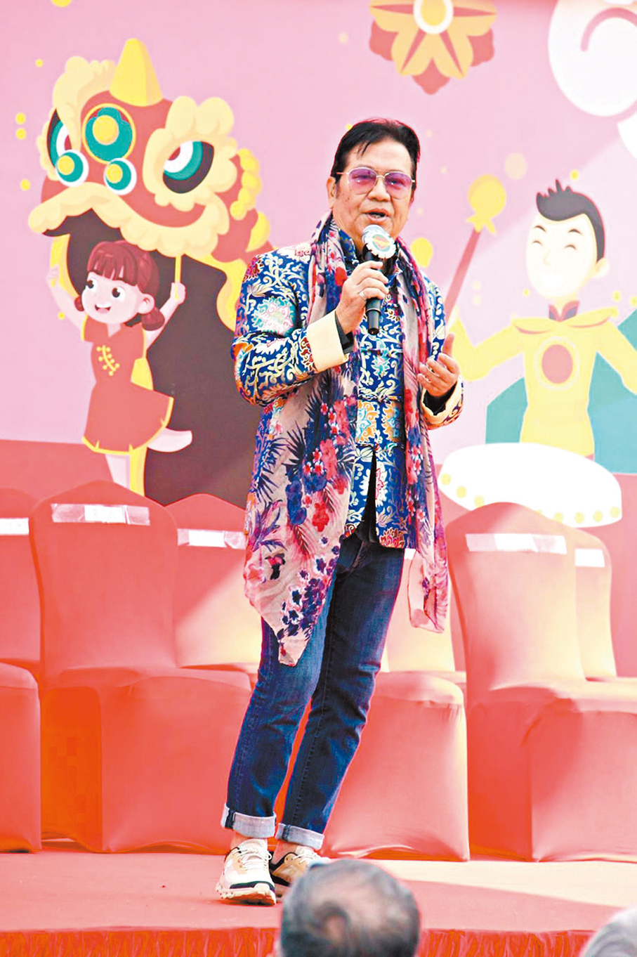 ●黃韻材獻唱慶新年。  香港文匯報記者達里 攝