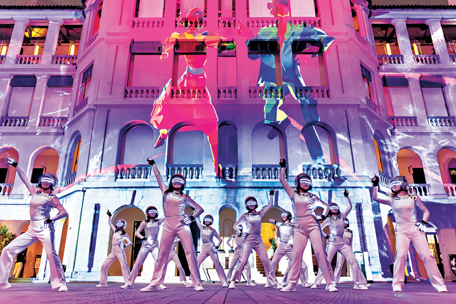 ●舞者以動感舞蹈將現場氣氛點燃。