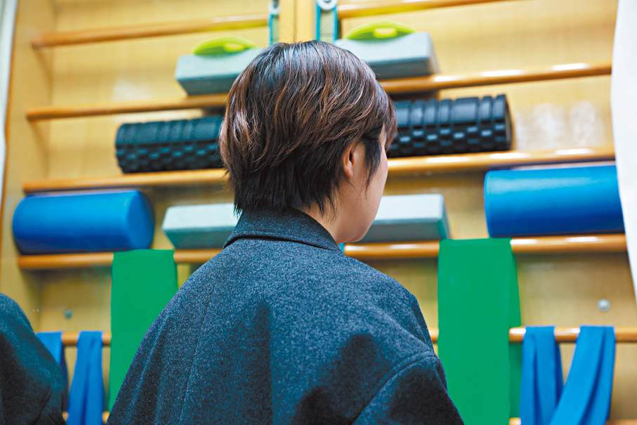 ●潘小姐認為現時免轉介門檻高，流程繁複。