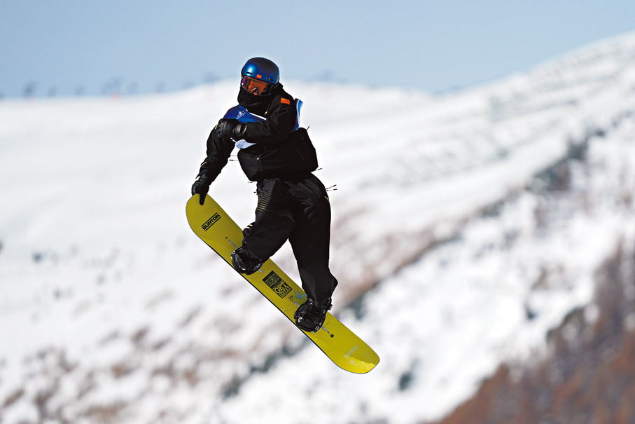 ●22歲的蘇翊鳴在米蘭冬奧成功谷底反彈。 中新社