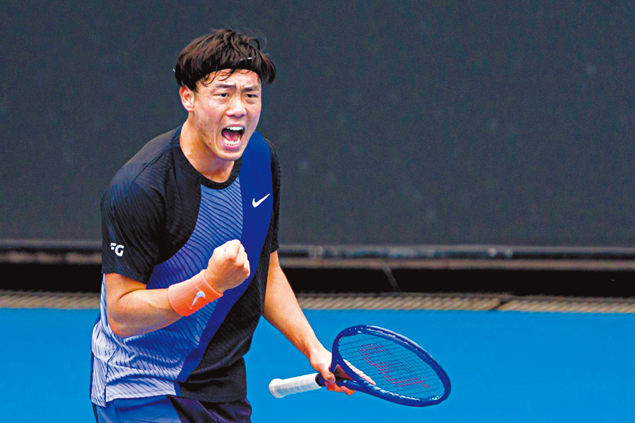 ●黃澤林以直落兩盤擊敗美國七號種子中島布蘭登。 香港網球總會圖片