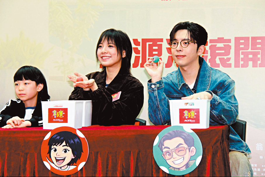 ●呂爵安與鍾雪瑩等希望新片有好成績。   香港文匯報記者達里  攝