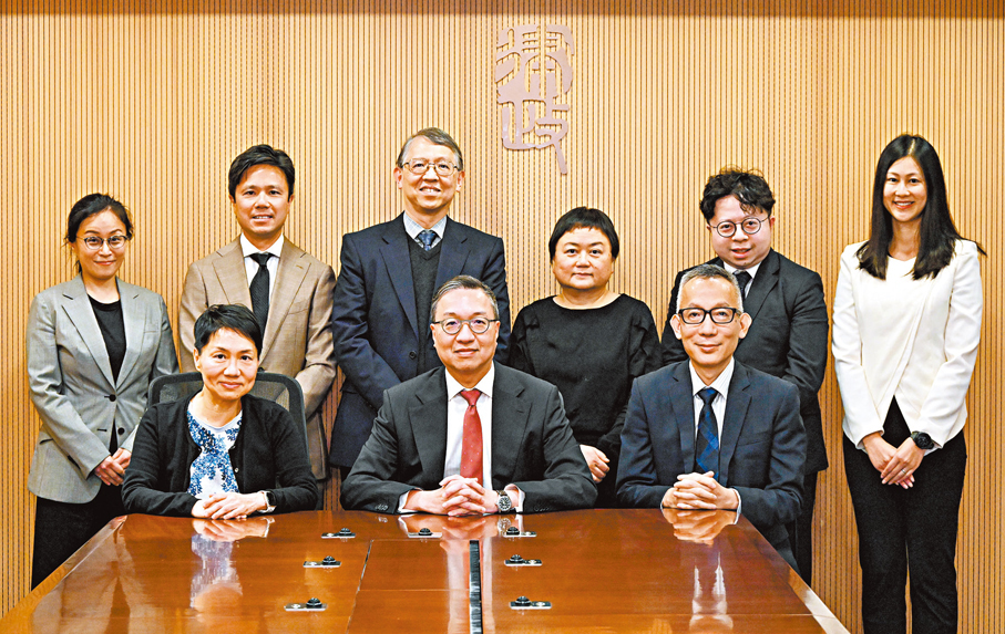 ●律政司對接「十五五」規劃高層預備小組昨召開首次會議。前排中為律政司司長林定國。