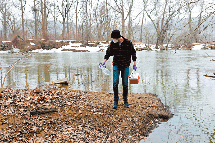 ●逾２億加侖污水排入波多馬克河。 路透社