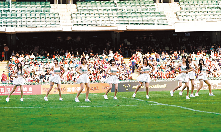 ●韓國人氣啦啦隊KOREX Cheerleaders半場大跳熱舞。