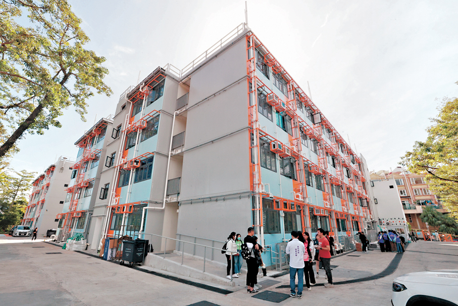 ●何永賢表示，會在過渡性房屋設服務櫃位，方便宏福苑業主。圖為過渡性房屋善樓。 資料圖片