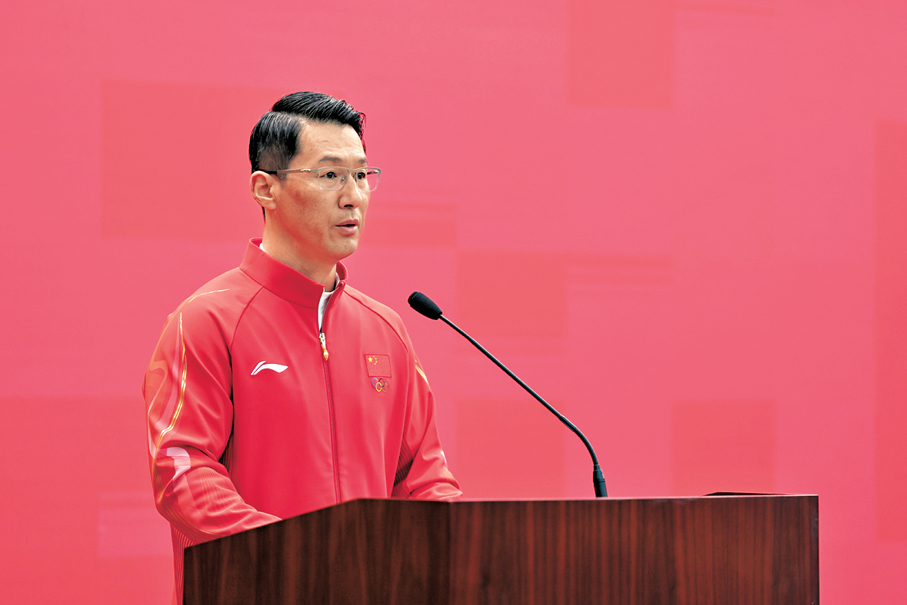 ●主教練紀冬指中國空中技巧隊蟬聯金牌，是強隊的標誌。 資料圖片