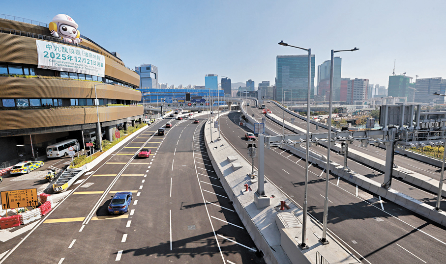●中九龍繞道油麻地段通車後，陸續增加多條巴士路線。   資料圖片