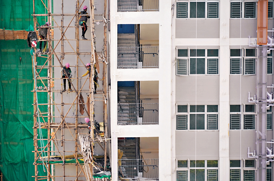●為減低樓宇維修工程的圍標風險，政府會向市區重建局撥款3億元推出加強版「招標妥」及資助業主使用「招標妥」的收費服務。 香港文匯報記者曾興偉 攝