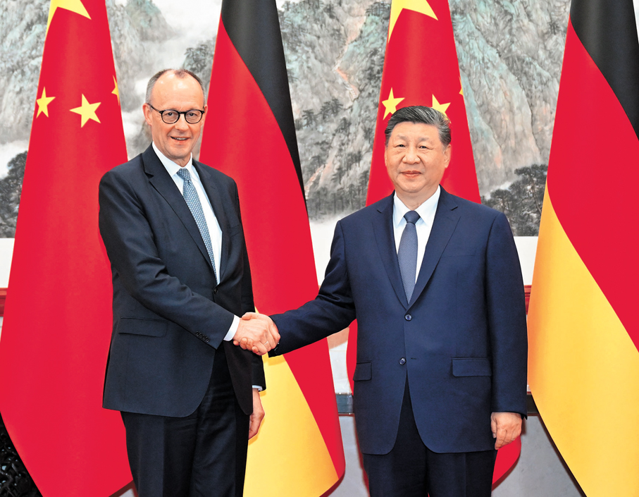 ●2月25日下午，國家主席習近平在北京釣魚台國賓館會見來華進行正式訪問的德國總理默茨。 新華社