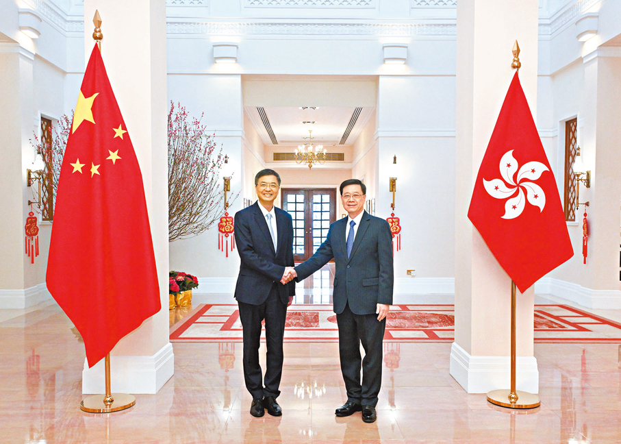 ●行政長官李家超（右）昨日在禮賓府與廣西壯族自治區黨委書記陳剛（左）會面。