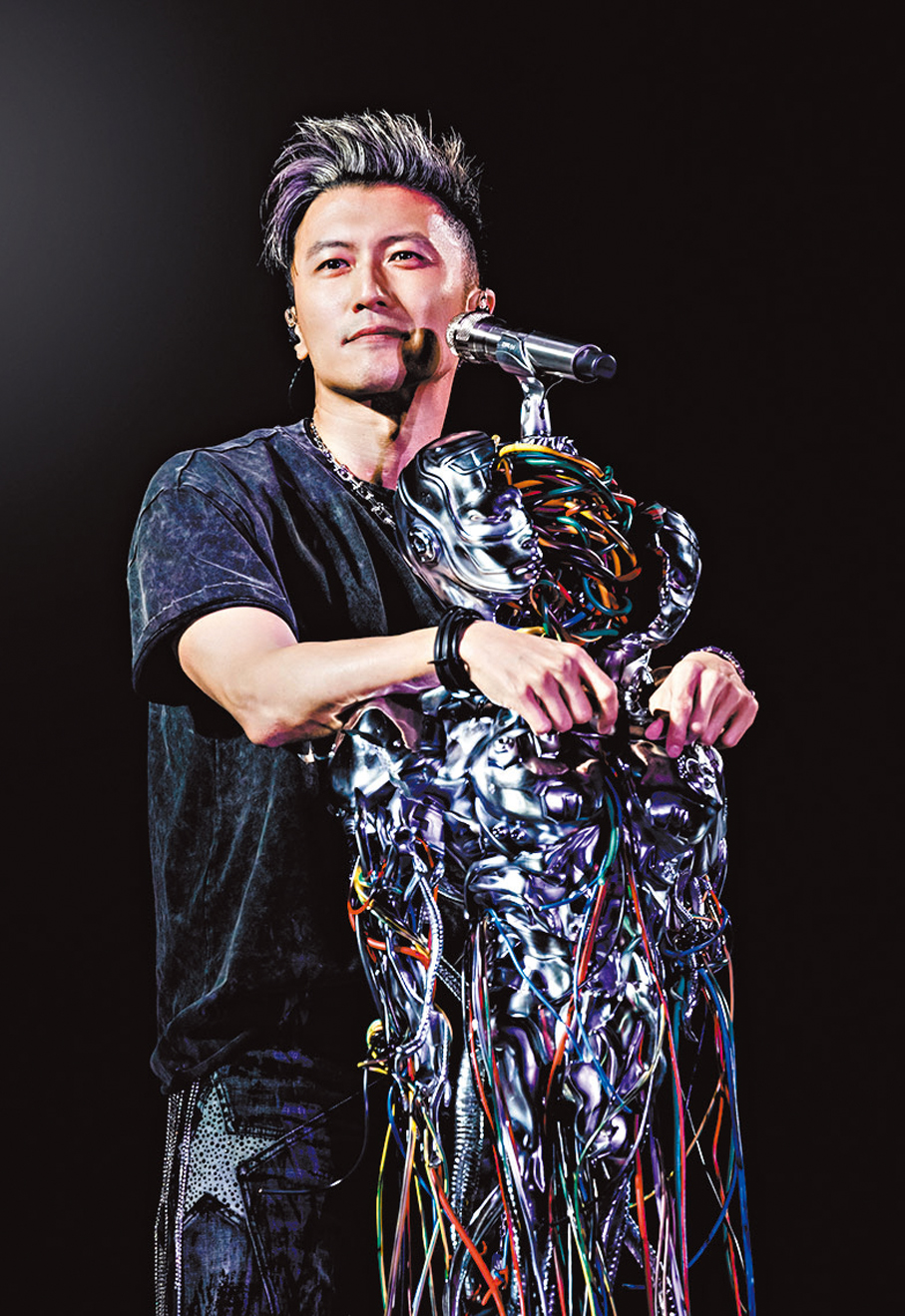 ●謝霆鋒期待和新成員合作。  大會供圖