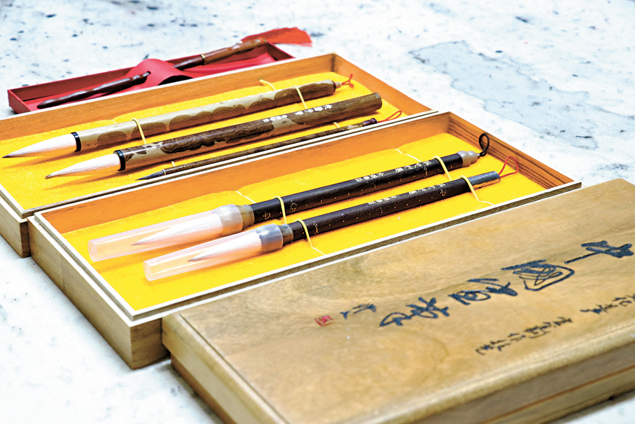 ●宣筆文創禮盒吸引眾多顧客選購。 受訪者供圖