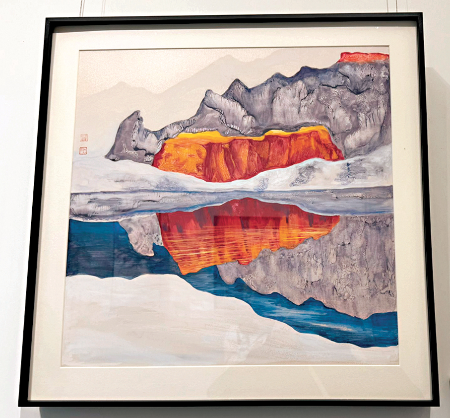 ●李志敏作品《日照金山》正在唐樓展出。