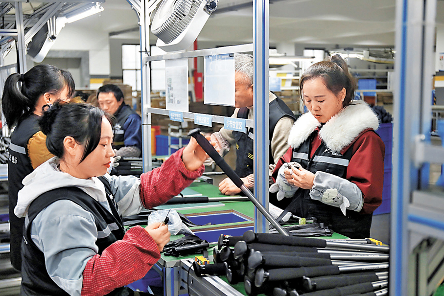 ●憑借「敏捷供應鏈」，百特戶外用品有限責任公司可以做到7天出樣，30天量產。