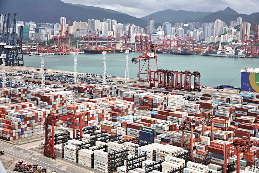 ●香港出口持續造好，2026年1月出口勁增33.8%。圖為香港貨櫃碼頭。 資料圖片