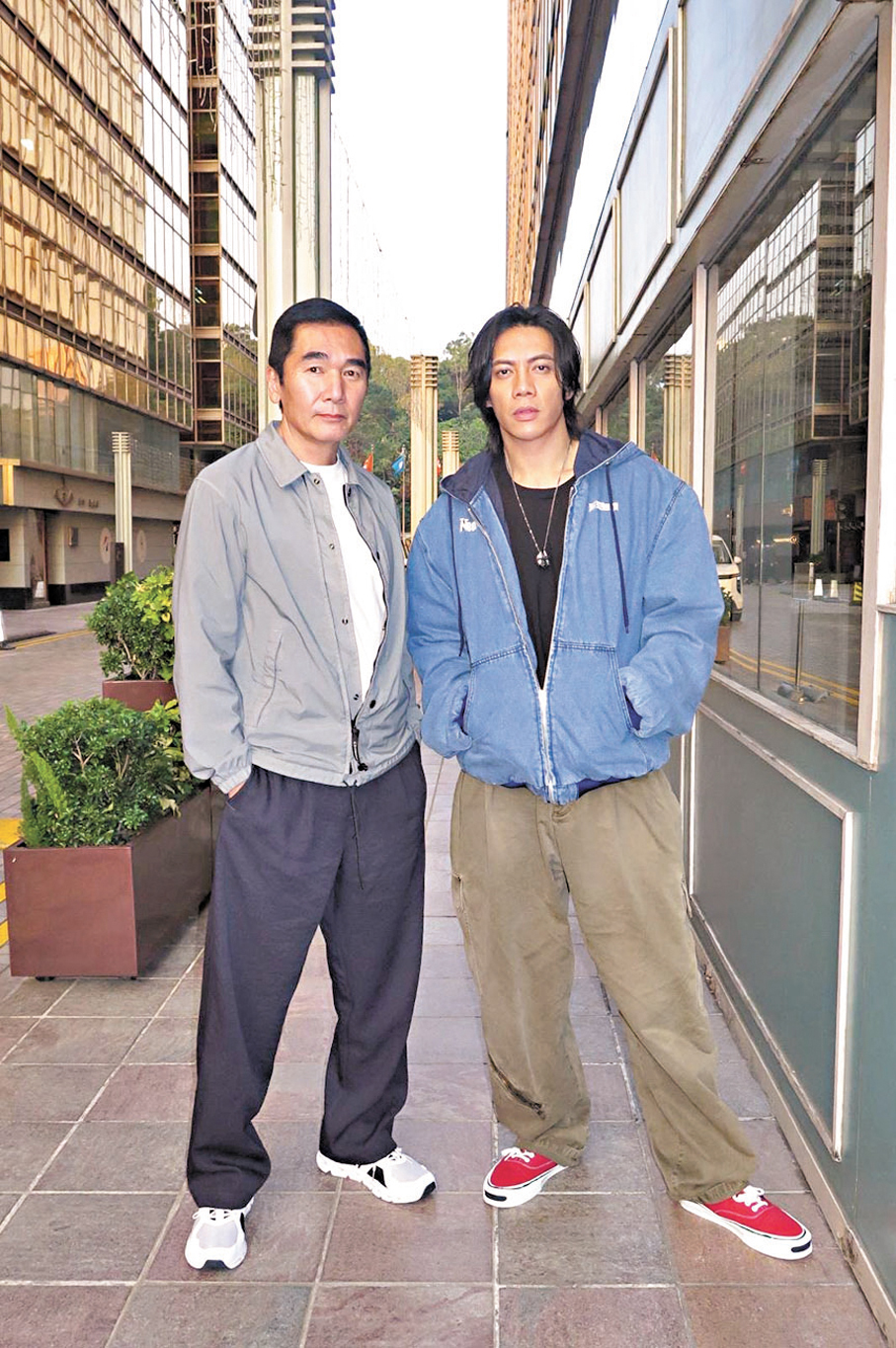 ●方中信與張文傑在《衝鋒：火拼》中均有大量動作演出。 香港文匯報記者阿祖  攝