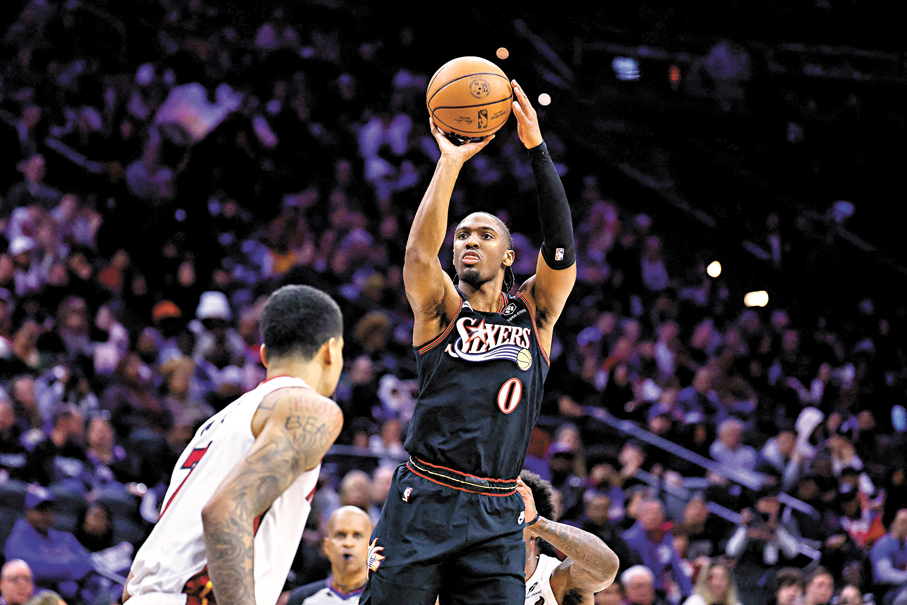 ●麥斯榮膺76人三分王。  法新社