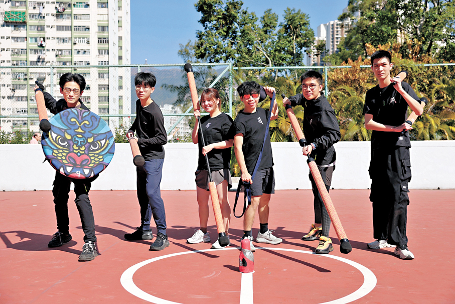 鬥陣有六種不同武器，分別為（左至右）：盾和匕首、長劍、金剛棒、流星錘、關刀、雙匕首。