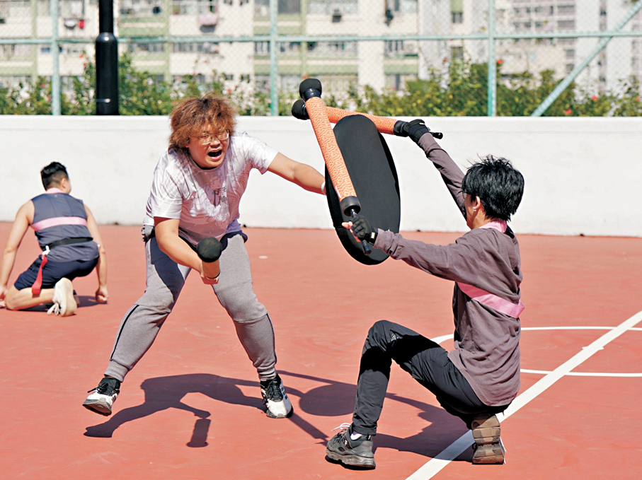 鬥陣運動看上去很亂來、像鬧着玩，其實對體能及策略都有一定要求。