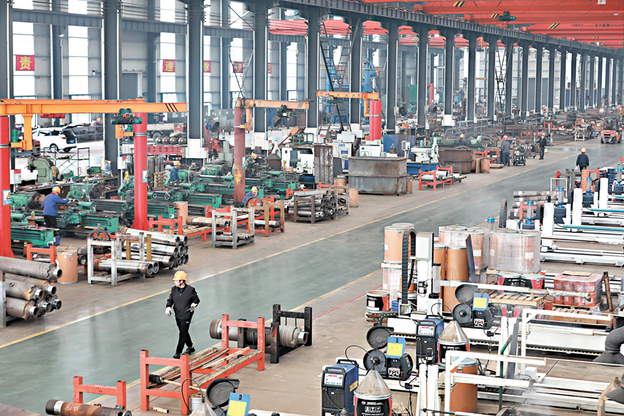 ●分析認為全國統一大市場的建設，正在進入到內地各地競速落地階段。 圖為河南省某車間。新華社