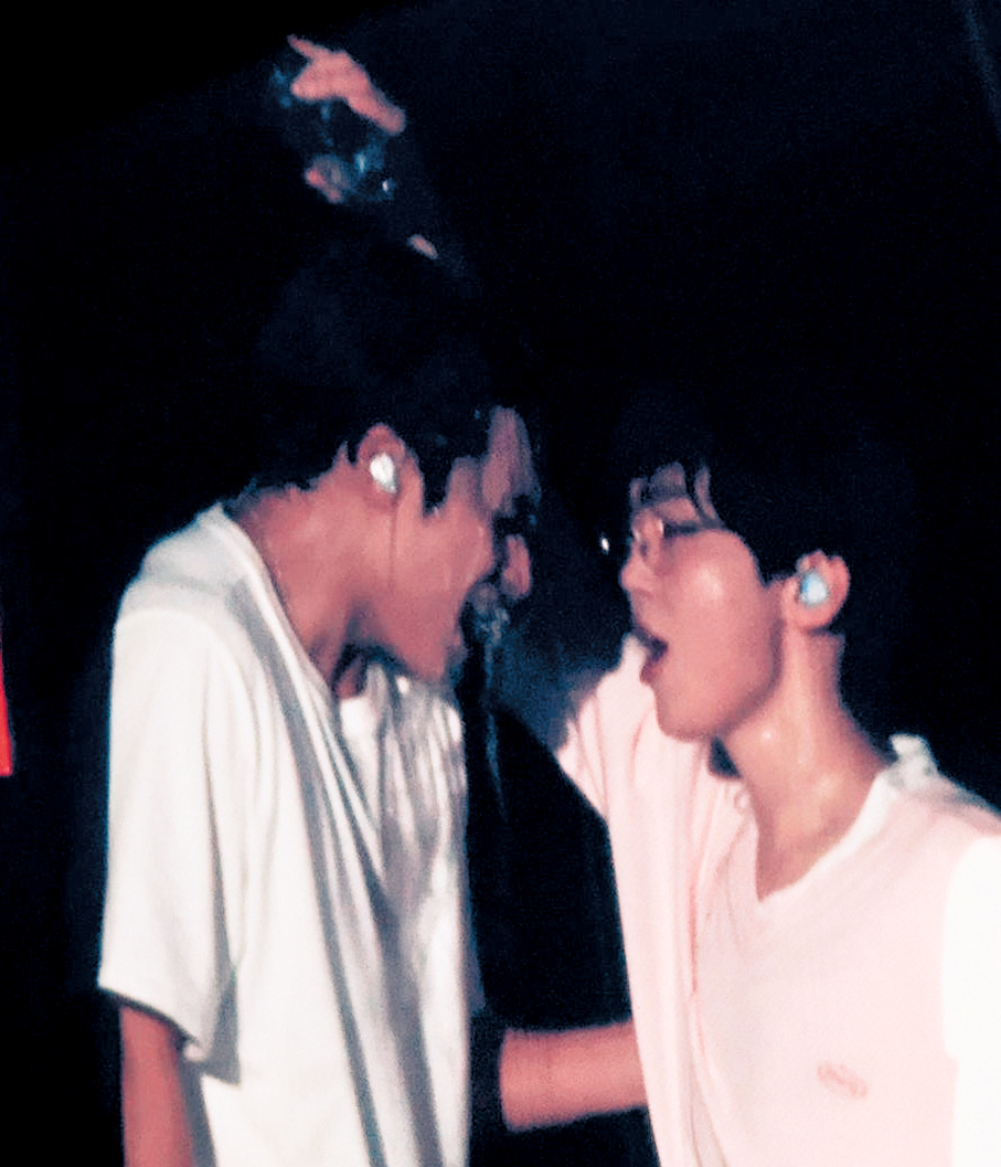 ●Mingyu被夫勝寬淋水。香港文匯報記者孫嘉蔚  攝