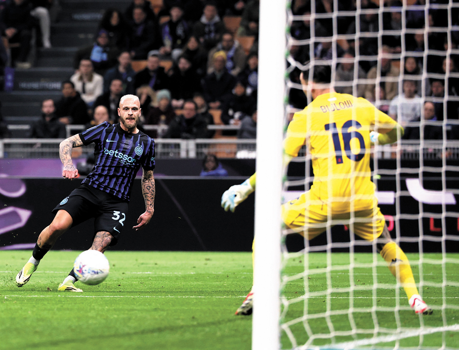 ●費達歷高迪馬高（左）替國米先拔頭籌。  新華社