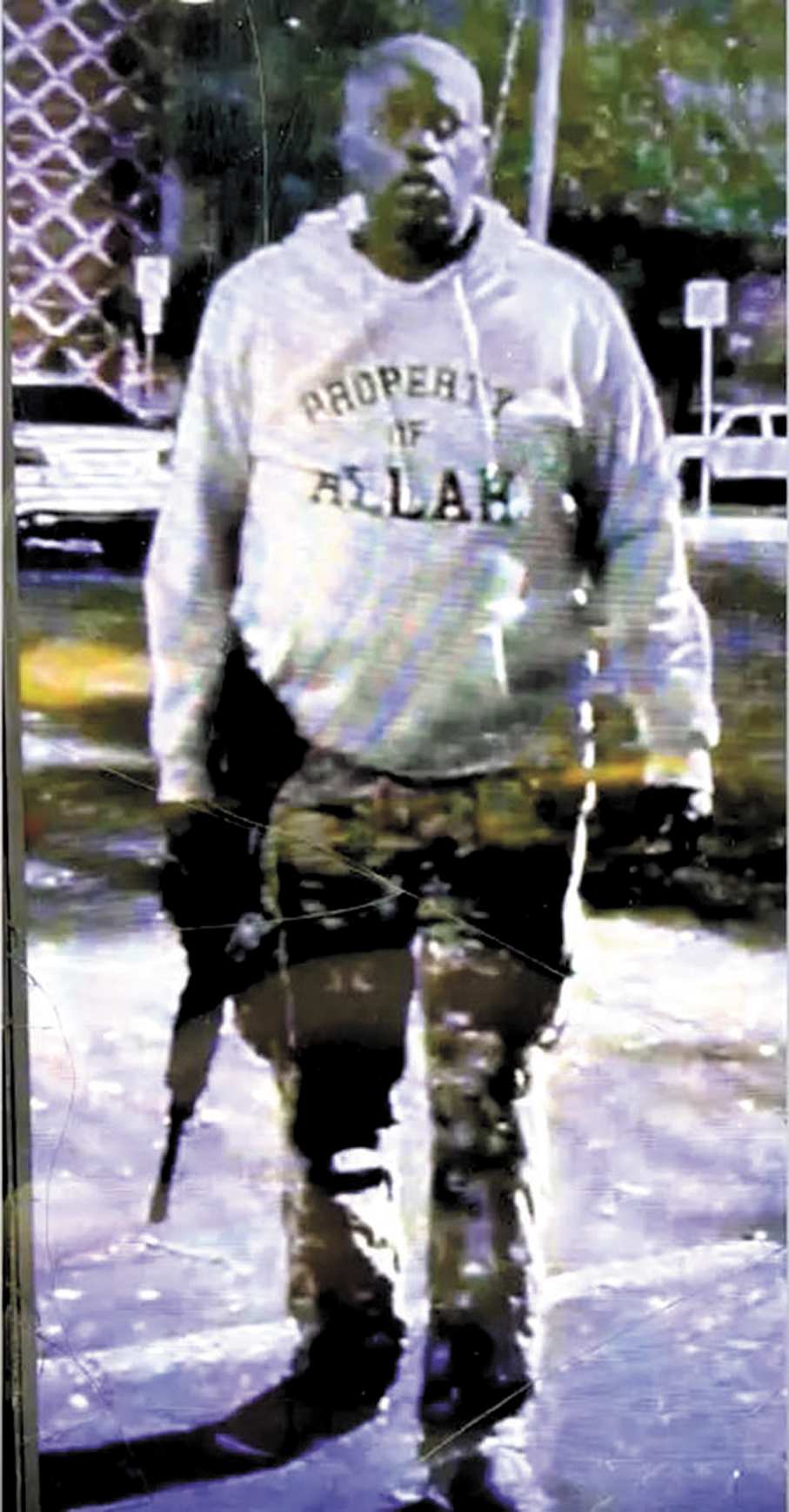 ●槍手犯案時身穿印有「真主」字樣的衛衣。 網上圖片