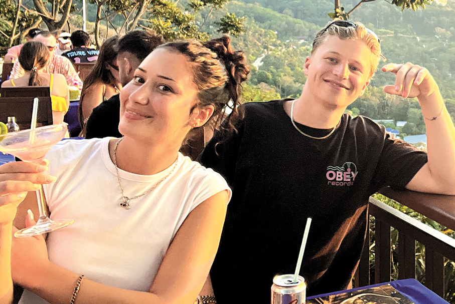 ●Simon長子與其女友