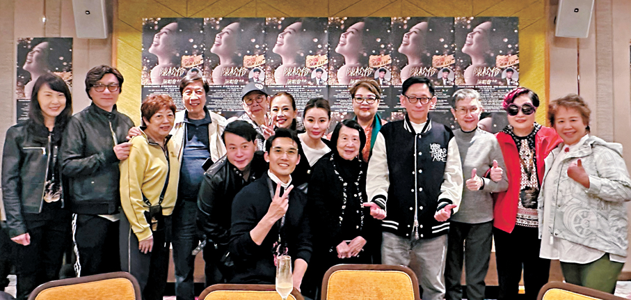 ●人緣好的陳松伶獲大班好友如胡楓、陳淑芬、肥媽等支持。