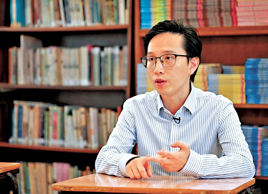 穆家駿  教育工作者