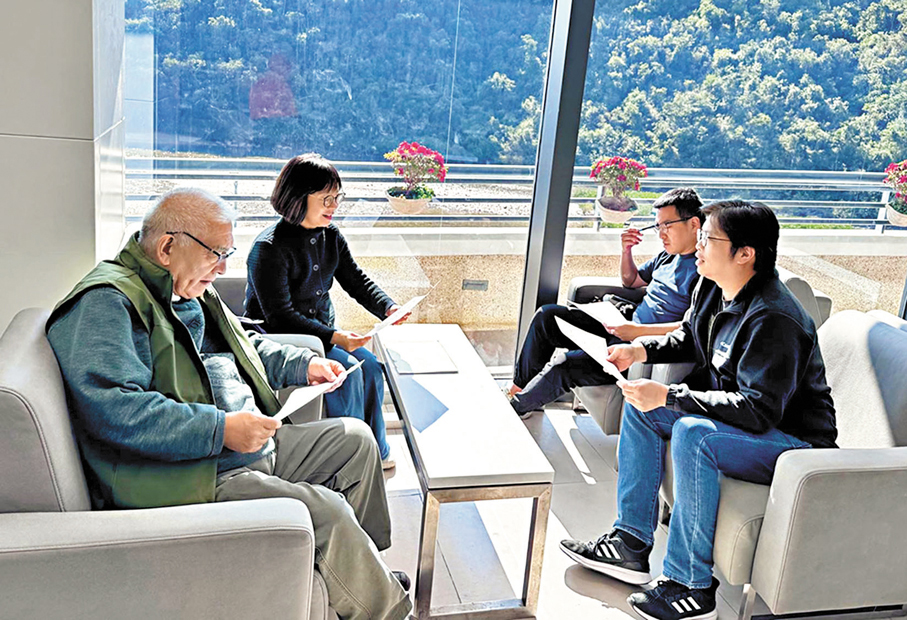 ●活動主辦方人員正在召開籌備會議。 主辦方供圖