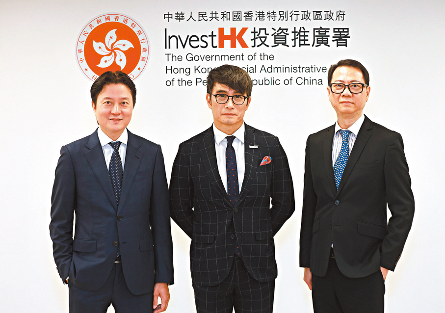 ●黃文彬（左）指出，公司計劃投資1.5億美元在港設精煉廠，政府給予很大支持，比如土地和新型工業生產升級計劃等。 香港文匯報記者北山彥  攝
