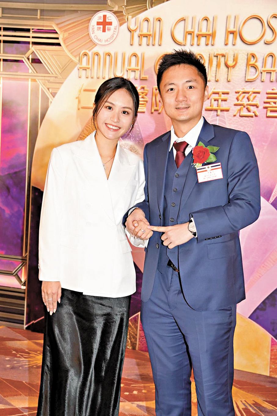 ●鍾培生稱莊雅婷手上的鑽戒是家傳之寶。 香港文匯報記者阿祖  攝