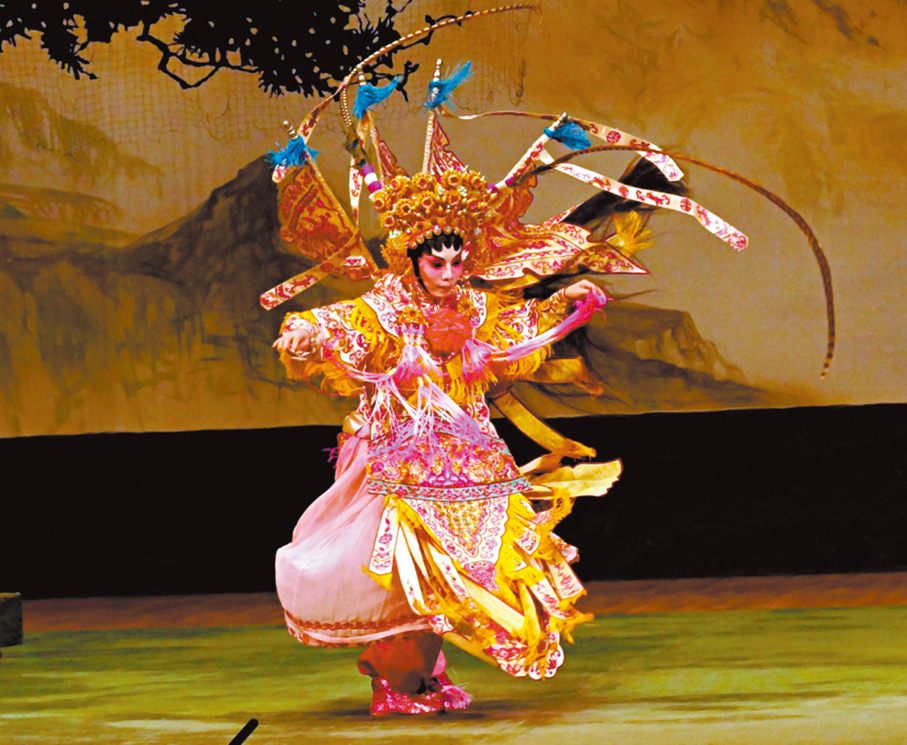 ●陳紀婷在《珠聯璧合劍為媒》一劇中表演起霸身段。