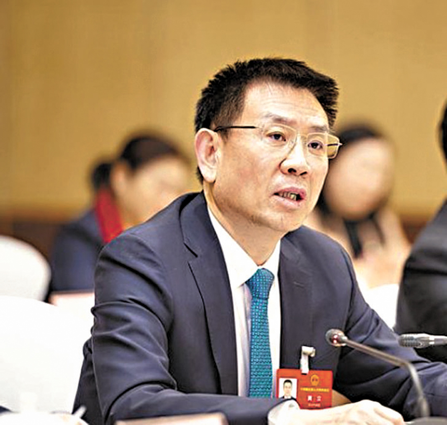 ●全國人大代表、武漢高德紅外股份有限公司董事長黃立表示，隨着技術與產品不斷翻新，腦機接口亦可能實現從醫療走進日常消費，這大約還需要5年到10年。