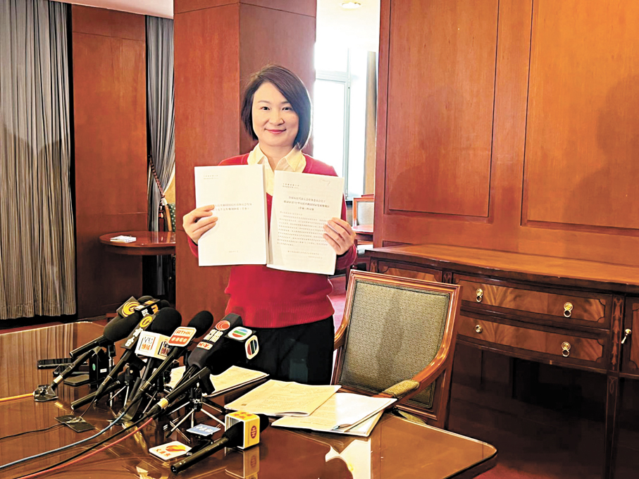 ●李慧琼強調，香港的五年規劃必將在「一國兩制」框架下進行，不僅不會影響市場信心，反而為香港鞏固優勢、融入和服務國家發展大局提供清晰的方向。 香港文匯報記者康敬  攝