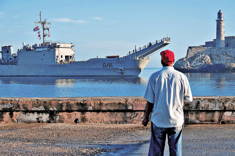 ●圖為2月28日，墨西哥船艦運載人道支援物資抵達古巴。 法新社