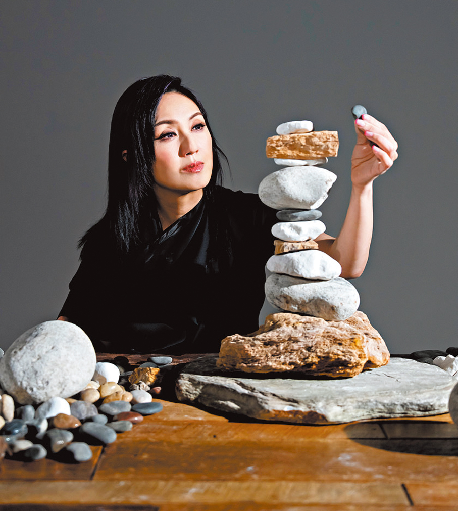 ●楊千嬅從石頭哲學看人生。  大會供圖