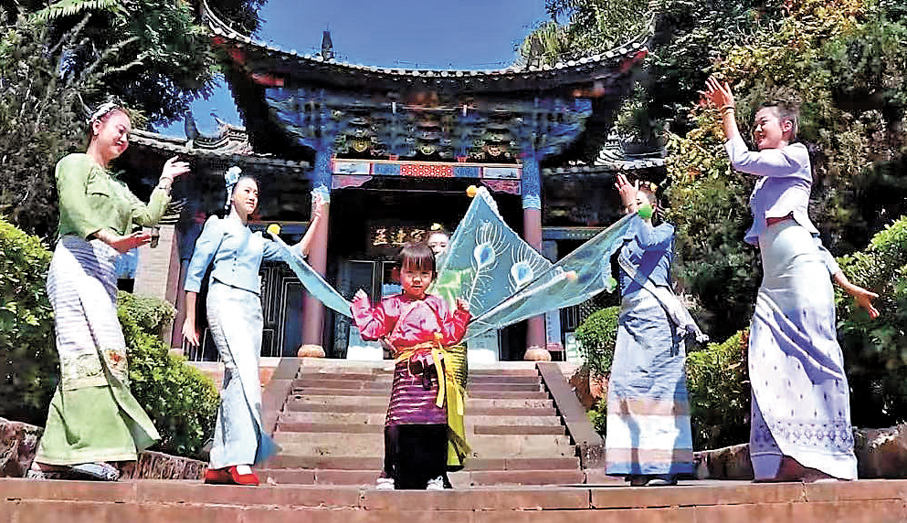 ●孟連縣民族風情濃厚，生活着傣族、拉祜族、佤族等21個少數民族。