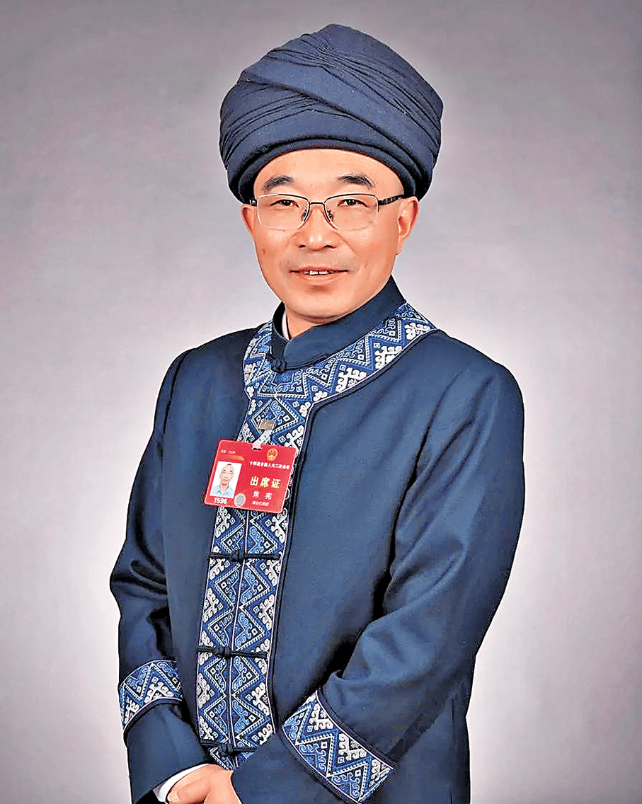 焦憲（土家族）  全國人大代表、湖北省咸豐縣唐崖鎮彭家溝村黨支部書記
